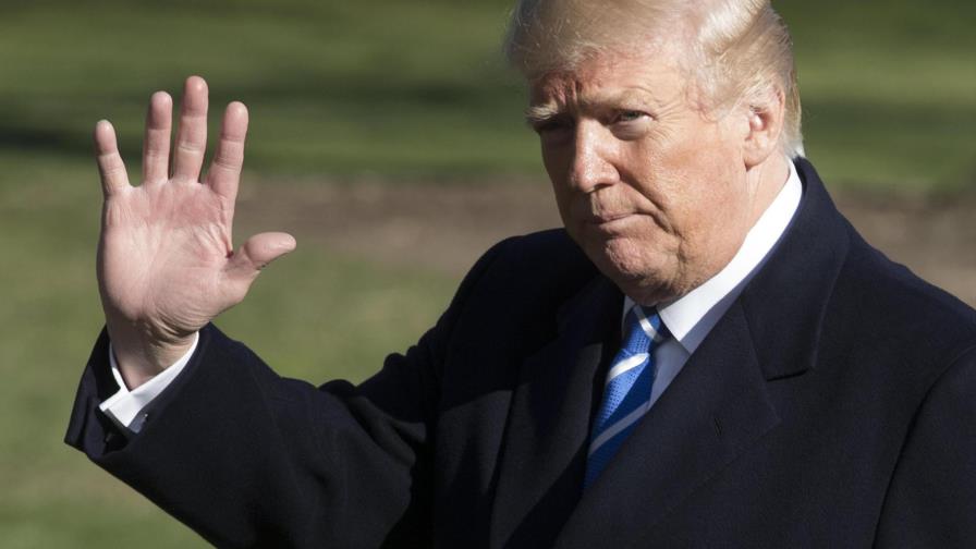 Trump dice no saber nada sobre dinero pagado a una estrella porno por su silencio