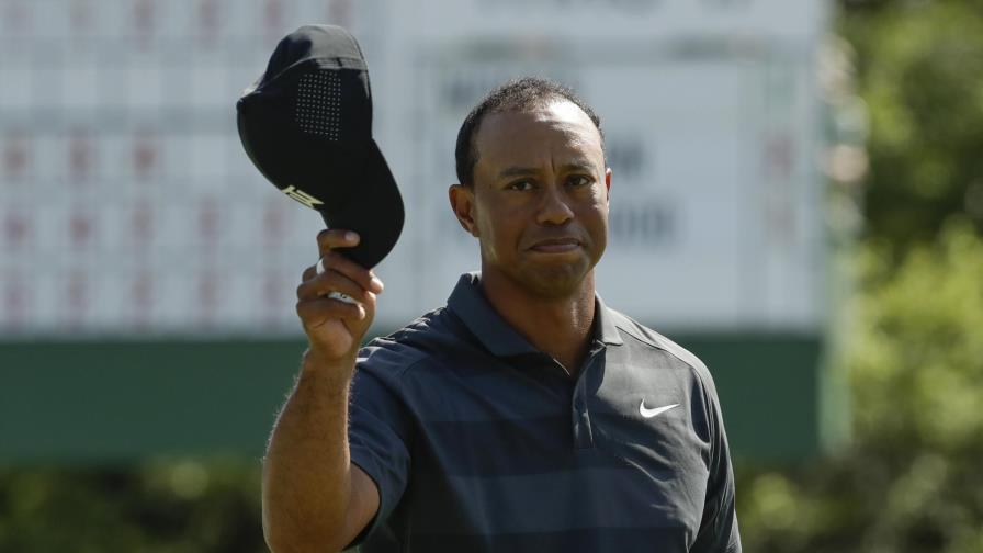 Spieth luce al comenzar el Masters; Woods queda lejos