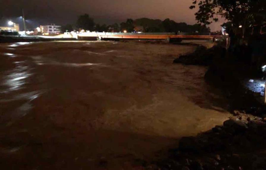 COE declara alerta roja a La Vega por inundaciones
