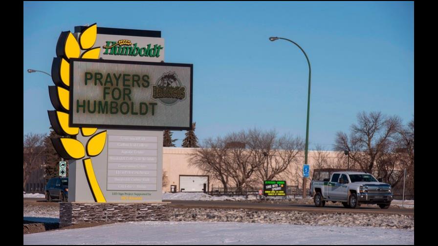 Mueren 14 personas de liga juvenil de hockey en Canadá 