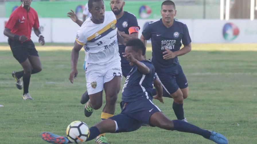 Atlético Pantoja golea 2-0 a Delfines del Este 