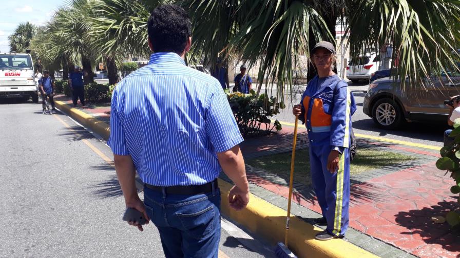 Collado encabeza operativo de limpieza en principales avenidas de la ciudad