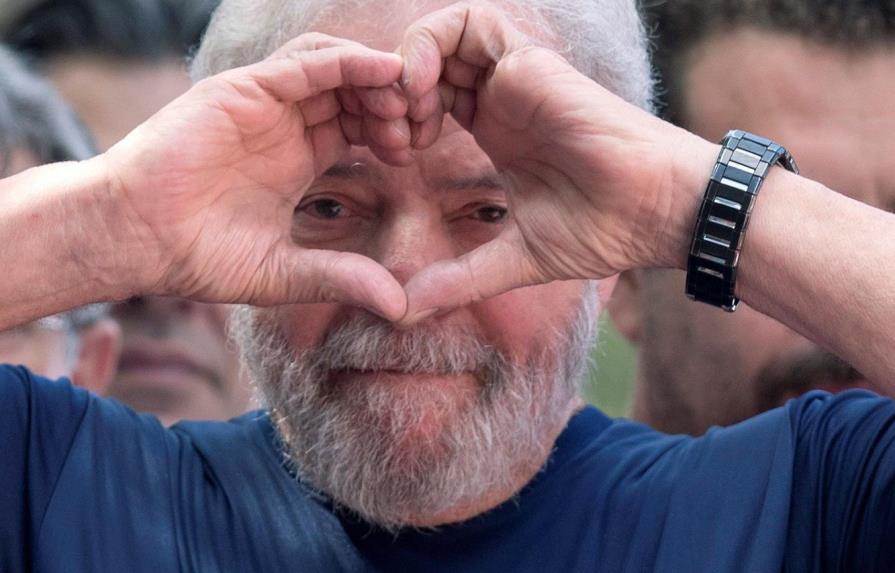 Lula durmió tranquilo en su primera noche en la cárcel 