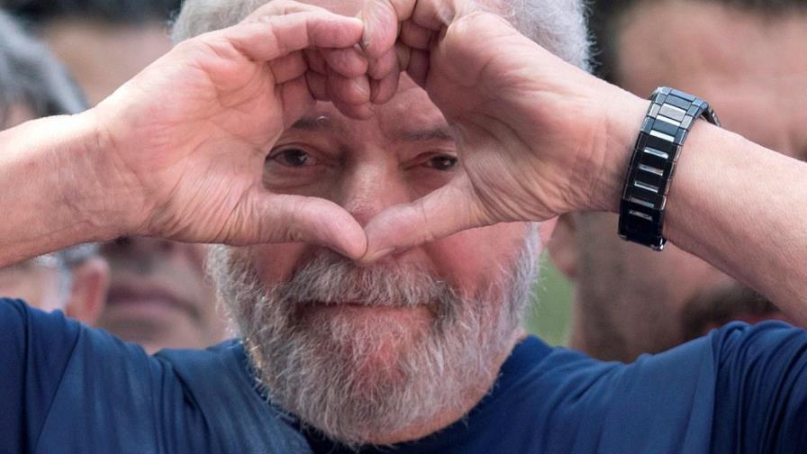 Lula durmió tranquilo en su primera noche en la cárcel 