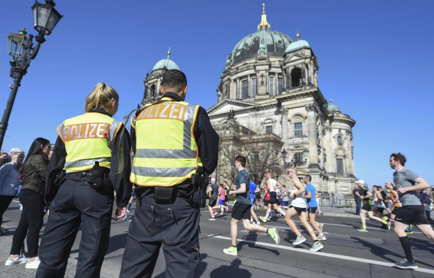 VIDEO Policía frustra plan para de alegado ataque en medio maratón de Berlín