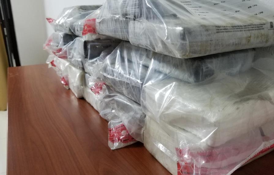 Ocupan 28 paquetes de cocaína en el puerto de Haina