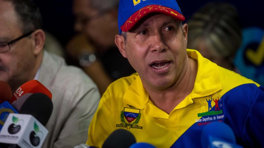 Opositor Falcón aventaja a Maduro para elecciones de mayo