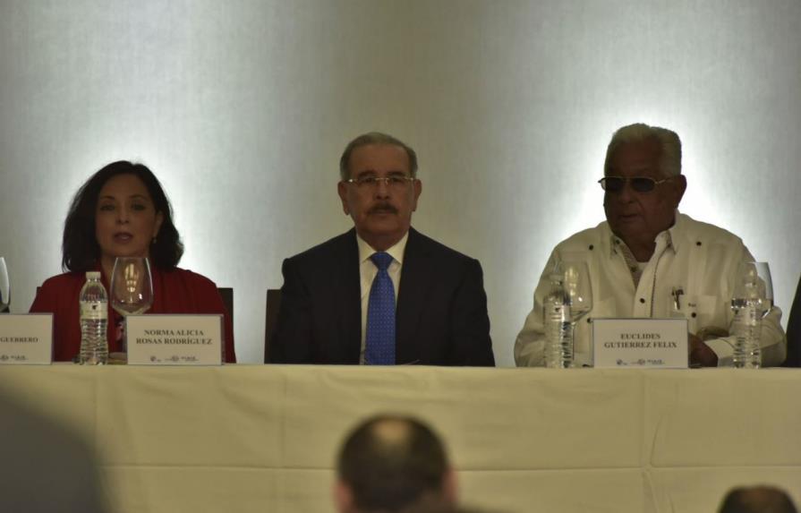 Presidente Danilo Medina deja iniciada  Asamblea de Supervisores de Seguros