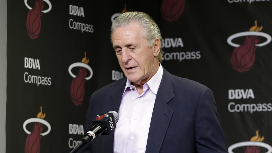 Riley confiesa sobre LeBron; no hablan desde que se marchó