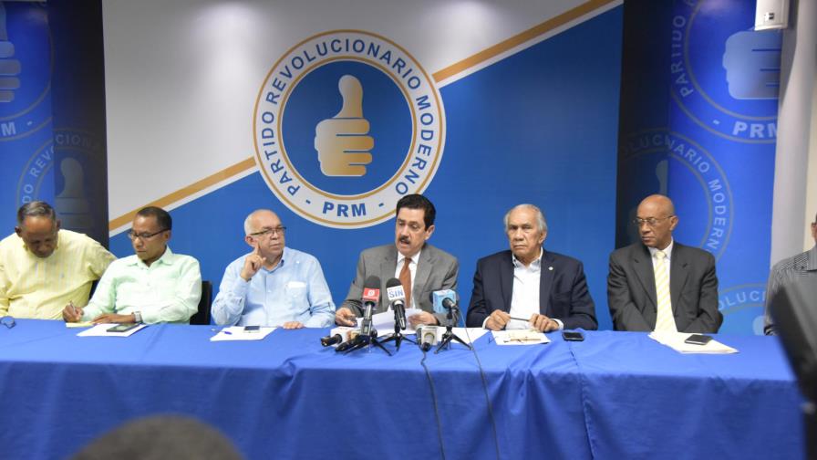 Paliza y Mejía siguen firmes en elecciones internas del PRM