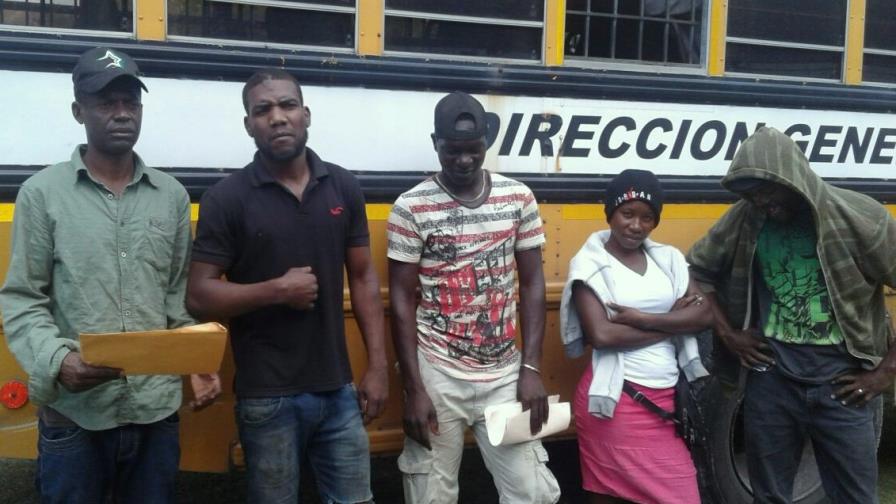 Dirección de Migración detiene 260 extranjeros en San Pedro de Macorís Dirección de Migración detiene 260 extranjeros en San Pedro de Macorís