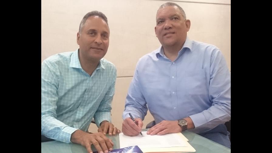 Los Titanes del Distrito firman por tres años a Pérez como gerente general 