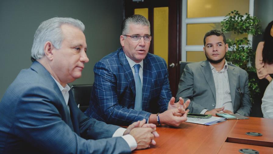 Industriales y productores agropecuarios formalizan alianza por la producción nacional 