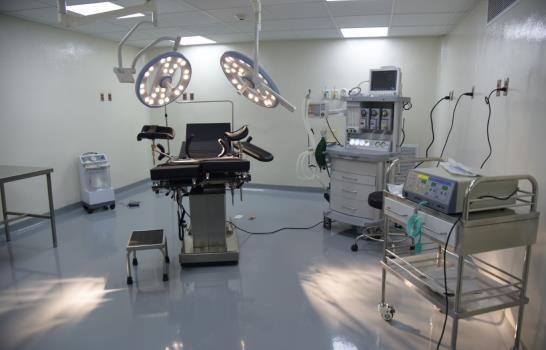 Gobierno entrega remozado hospital en Duvergé