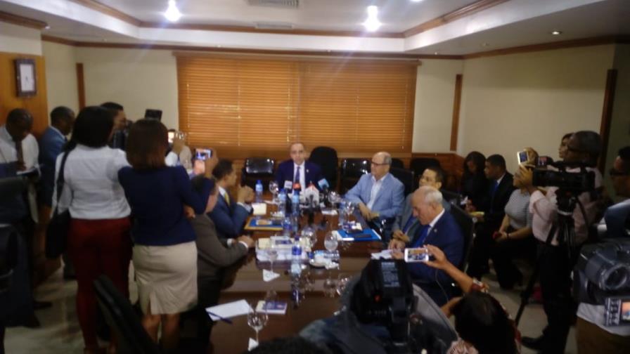 Comisión del Senado presentará mañana informe favorable a primarias abiertas y simultáneas Comisión del Senado presentará mañana informe favorable a primarias abiertas y simultáneas