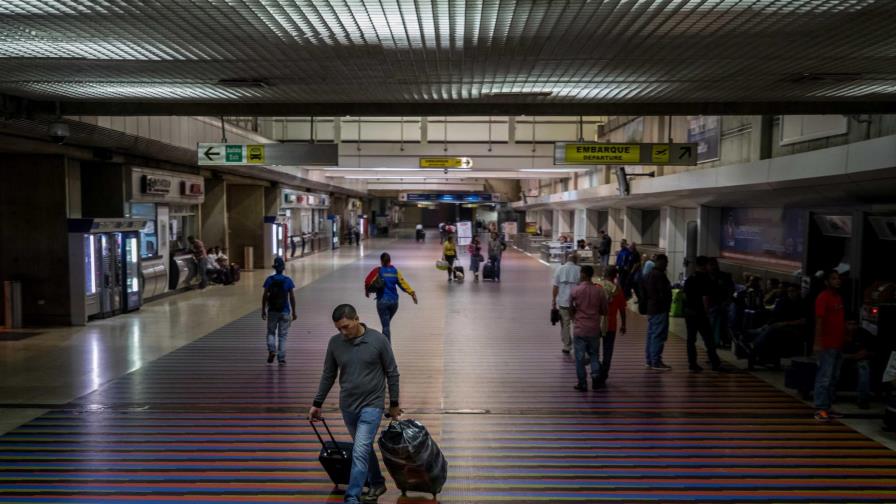Panamá anuncia la suspensión de las operaciones de aerolíneas venezolanas