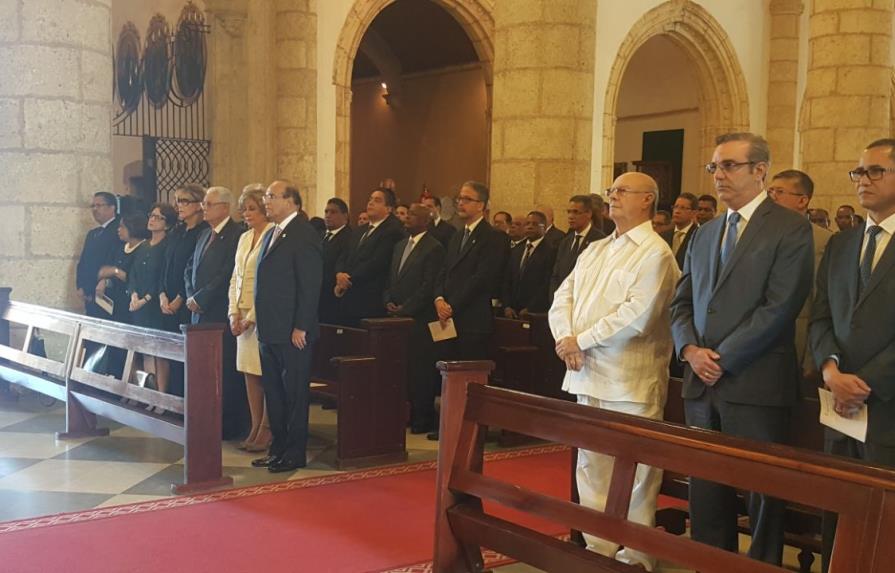 Monseñor Ozoria eleva oración por la confianza de los miembros de la JCE