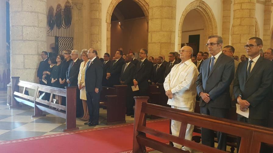 Monseñor Ozoria eleva oración por la confianza de los miembros de la JCE