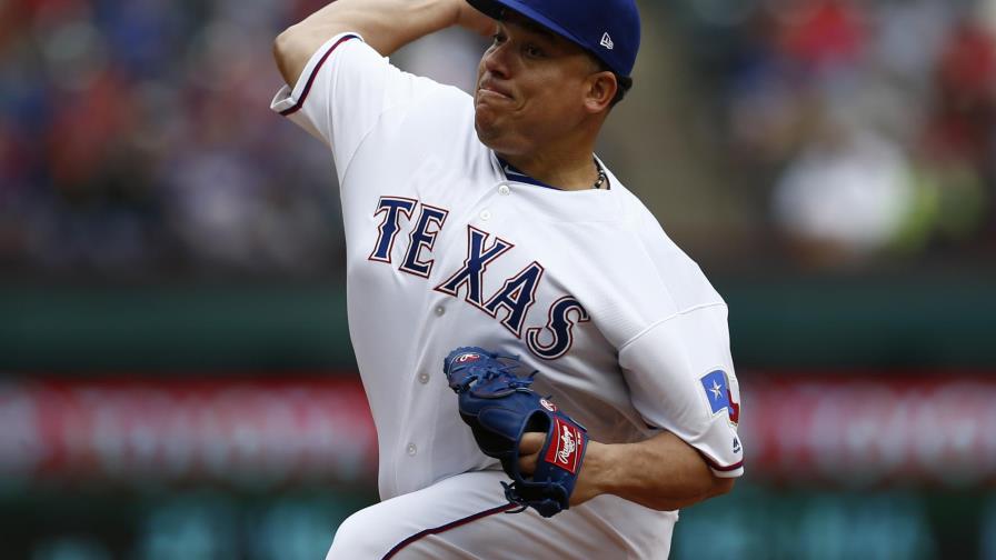 Bartolo Colón mostró sus reflejos sobre la loma en juego Texas/Angelinos