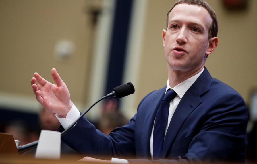 Zuckerberg considera “inevitable” regular con leyes la privacidad en Internet