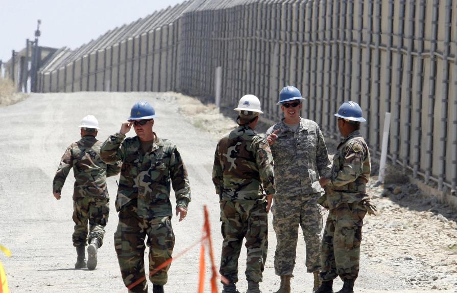 La mayoría de estadounidenses apoya militarizar la frontera, pero no el muro