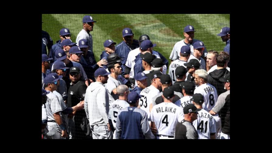 Las Grandes Ligas suspenden a Luis Perdomo y Nolan Arenado por cinco juegos