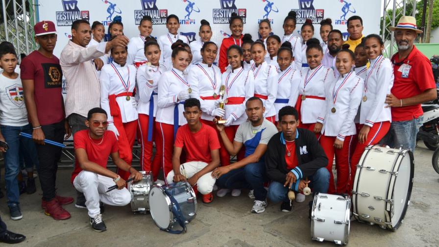 San Cristóbal se corona campeón del IV festival de marcha escolar por cuarta vez