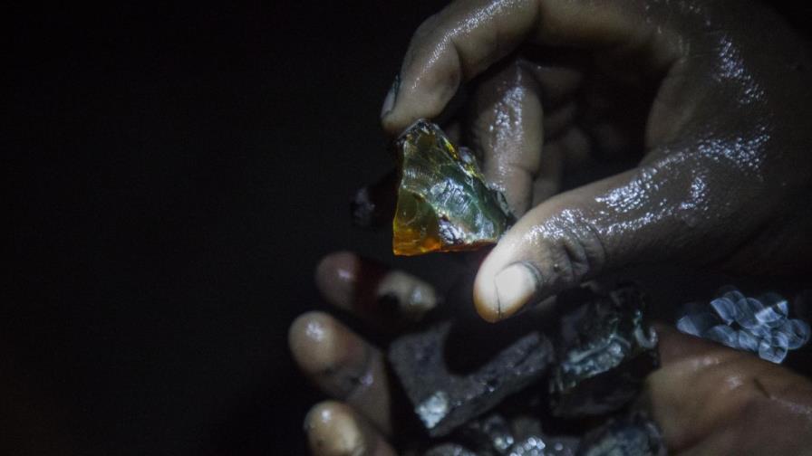 MICM realizará estudio sobre demanda de ámbar y larimar en el país