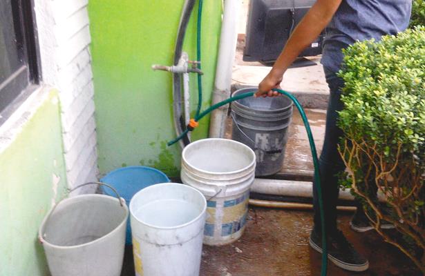 Residentes en Cabral denuncian “la peor crisis de agua potable” en El Llano