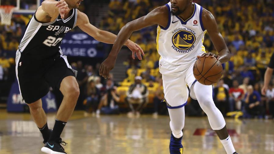 Los Warriors recuperan su intensidad, vencen a Spurs