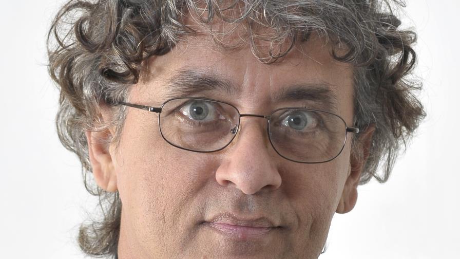 Cultura designa a Chapuseaux director del Teatro Rodante y Serulle de la Escuela de Arte Dramático