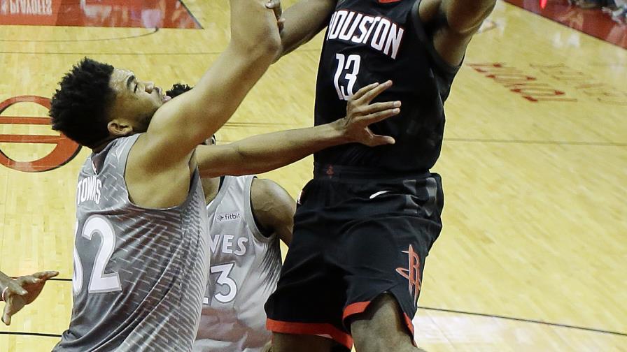 Discreto debut ofensivo de Towns en los playoffs y Houston cumple con Minnesota