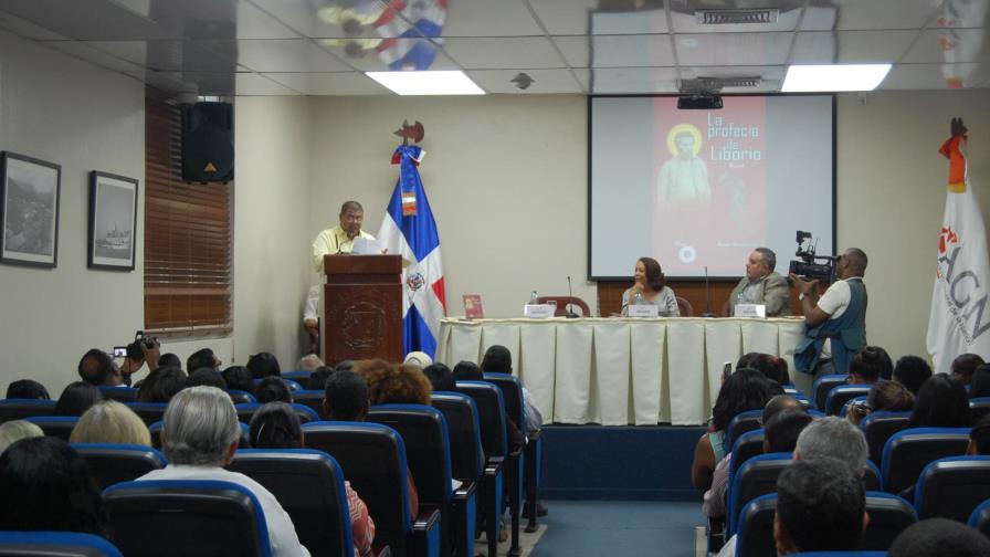  Edgar Valenzuela pone  a circular obra teatral “La  profecía de Liborio”