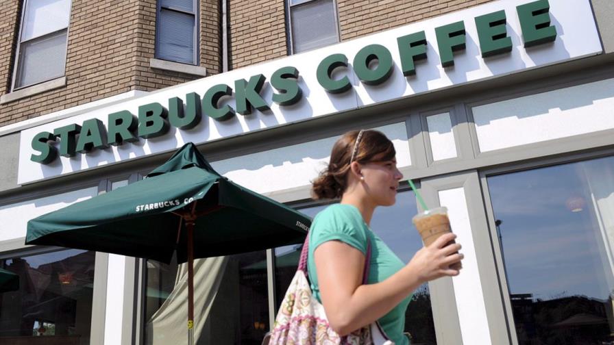 Starbucks cerrará una tarde sus locales en EEUU para educar contra el racismo 
