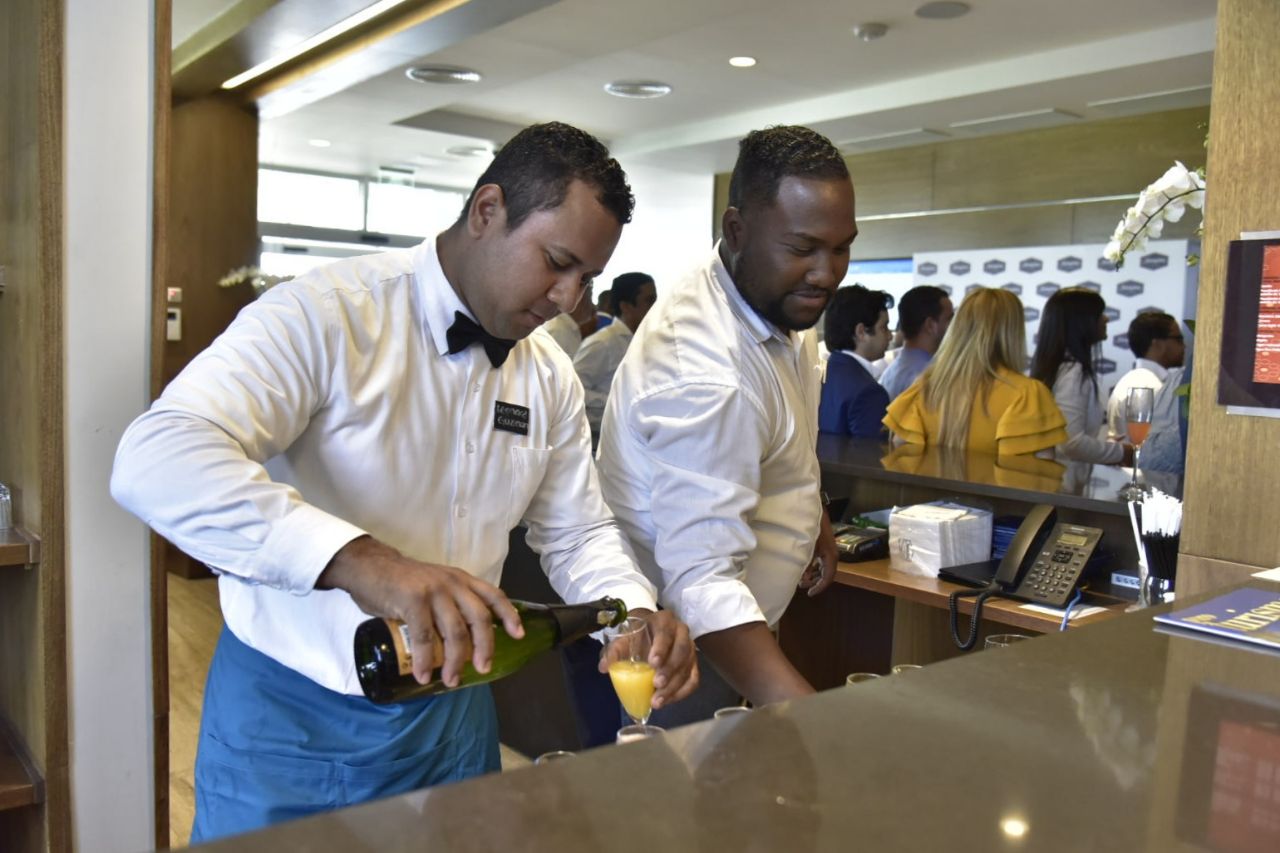 Parte de los empleados del hotel.