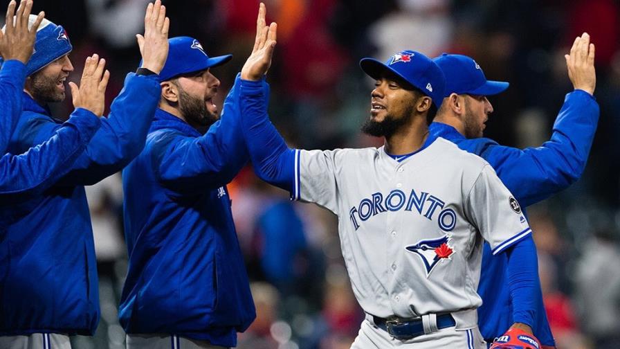 VIDEO: Teoscar Hernández pegó cuatro hits y Azulejos arrollan a Reales