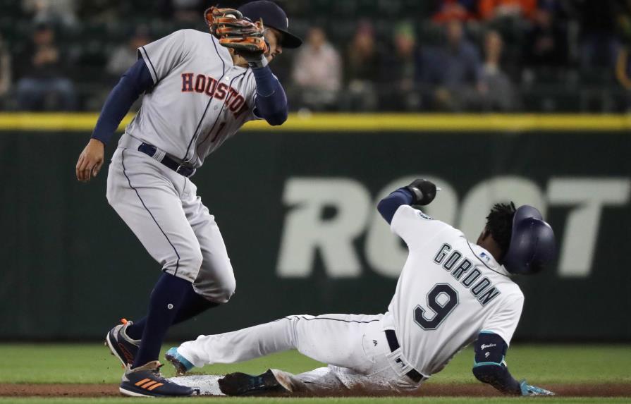 Astros hunden a Marineros; de 12-2 batearon los dominicanos de Seattle