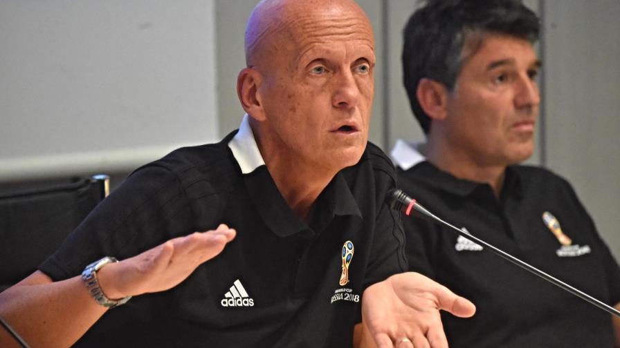 La FIFA selecciona 13 árbitros VAR y explicará en pantallas gigantes decisiones La FIFA selecciona 13 árbitros VAR y explicará en pantallas gigantes decisiones