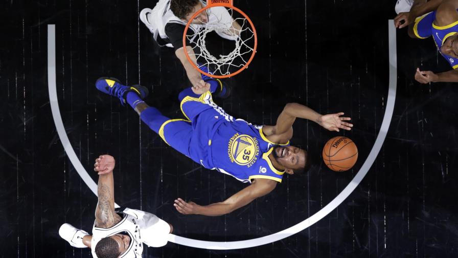 Durant y Warriors, a punto de barrer a enlutados Spurs