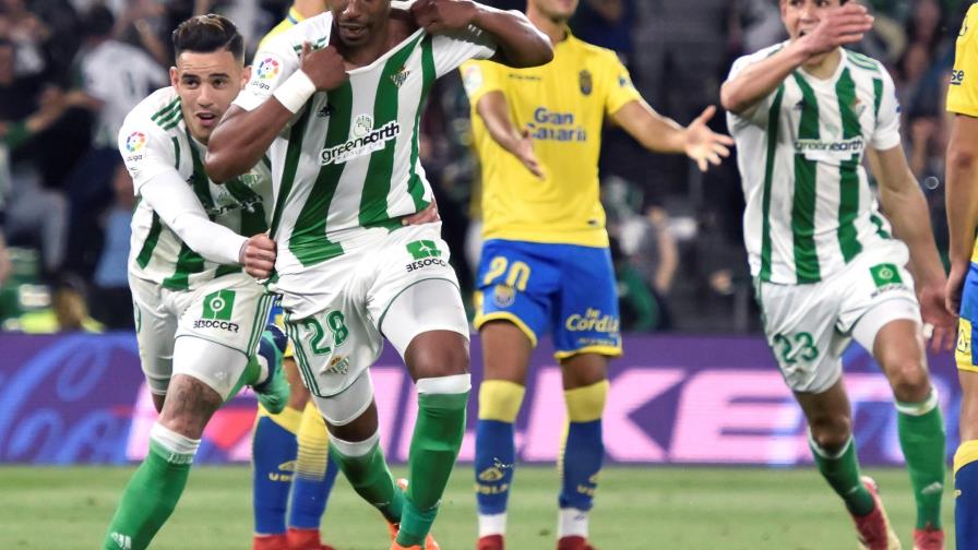 El dominicano asciende en el fútbol de España con el Betis El dominicano asciende en el fútbol de España con el Betis