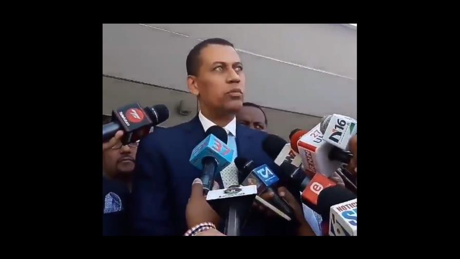 Guido Gómez Mazara visita la Casa Nacional del PRD