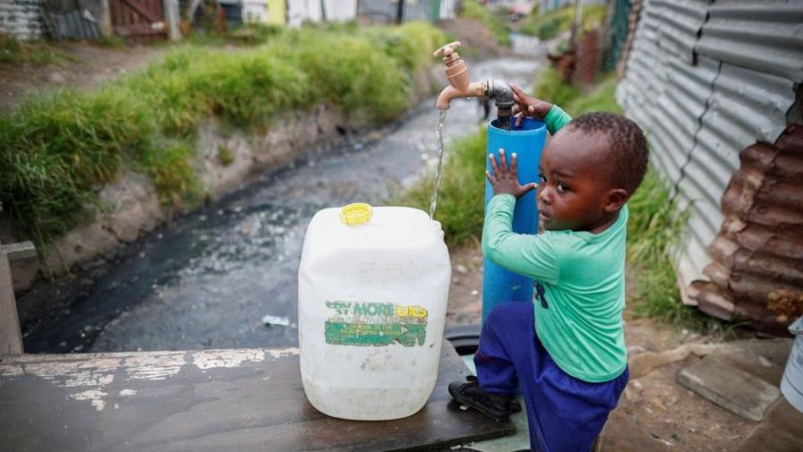 Periodista indio pide en El Salvador un mundo unido frente a crisis del agua