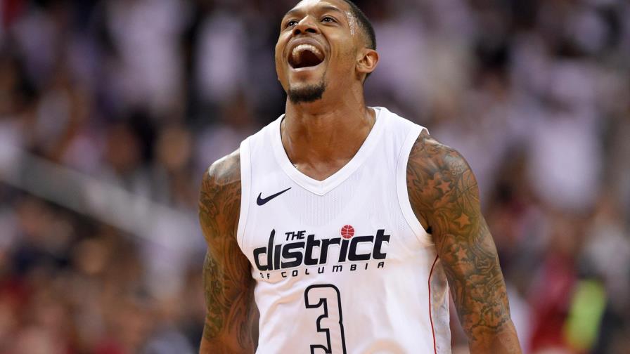 La pareja Beal-Wall dan el primer triunfo a Wizards sobre Raptors