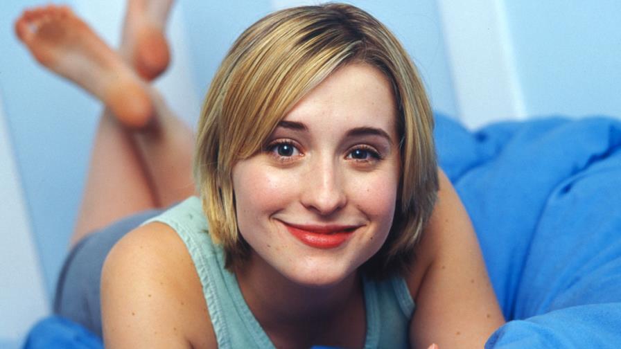 Arrestan a la actriz Allison Mack de “Smallville”, implicada en secta que traficaba con mujeres 