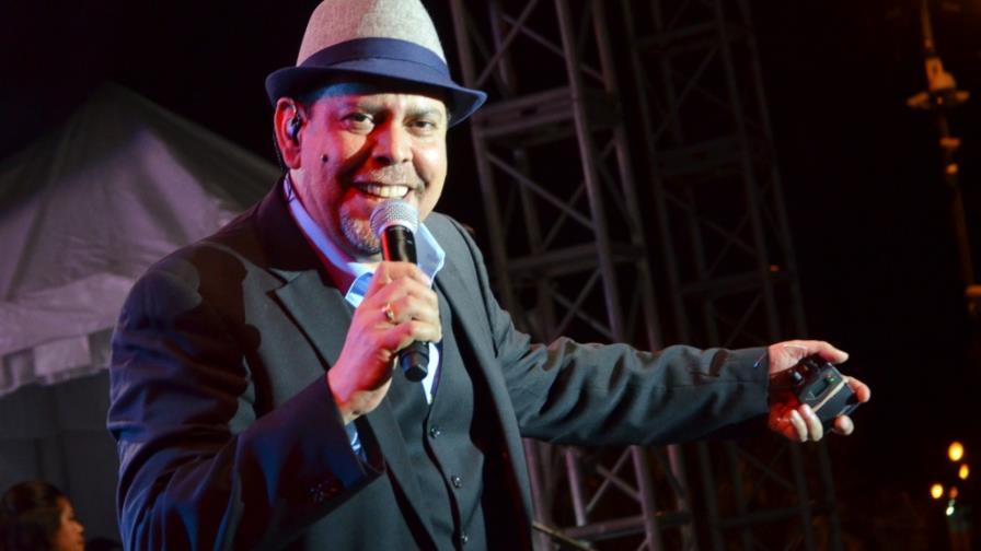 VIDEO: Vaca de Fernando Villalona pare becerro con dos cabezas VIDEO: Vaca de Fernando Villalona pare becerro con dos cabezas