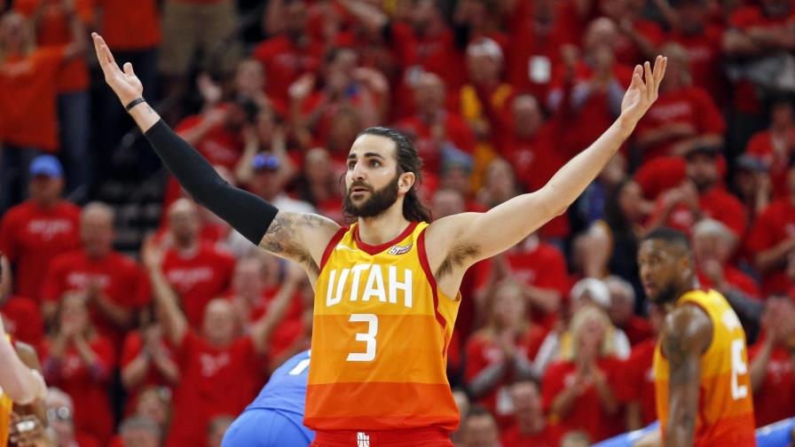 Con triple doble, Rubio guía al Jazz a vencer al Thunder