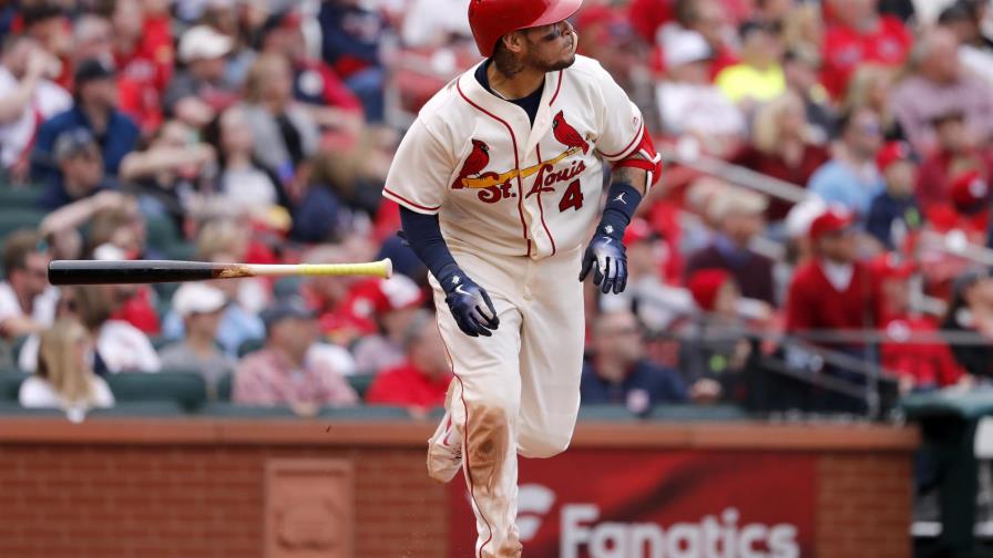 Molina es protagonista al mostrar todo el poder de su bate