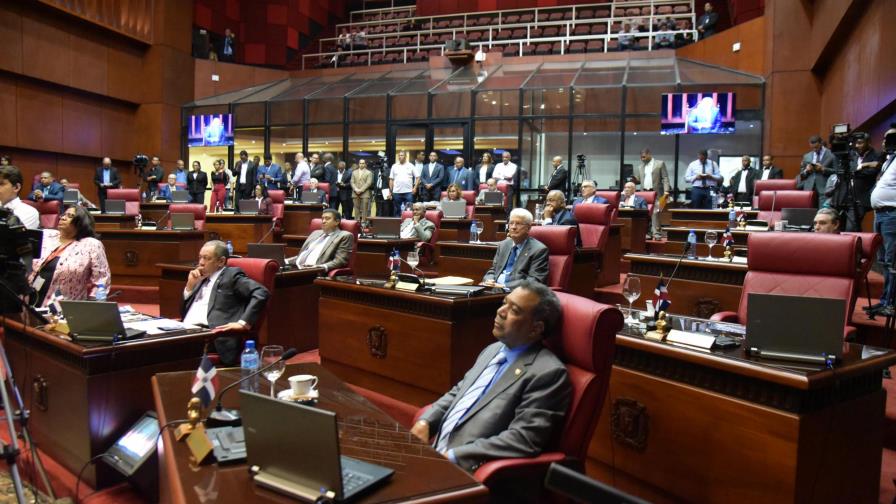 El Senado licitará para comprar yipetas, camionetas y ambulancia El Senado licitará para comprar yipetas, camionetas y ambulancia