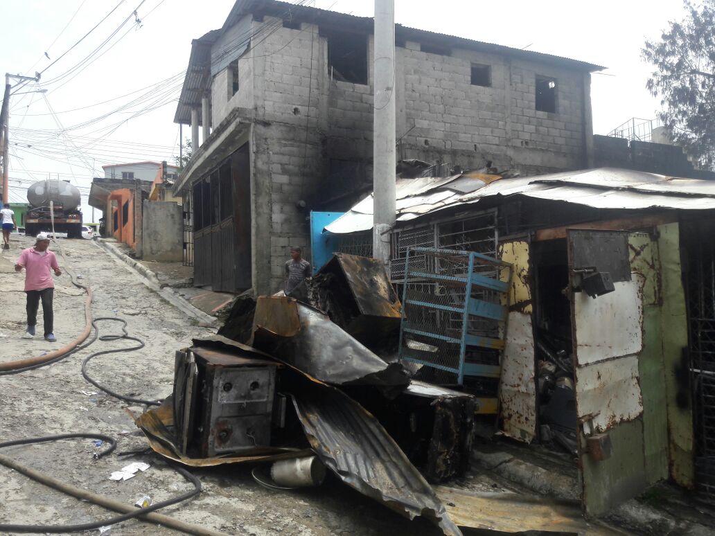 Estado en que quedó la fachada del taller.