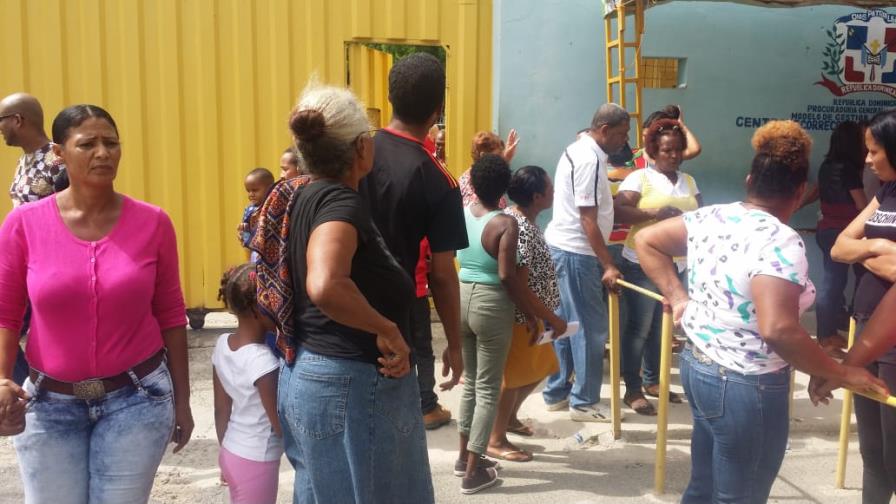 Un herido durante motín en cárcel; niegan muerte de hombre mató a mujer y sus tres hijos